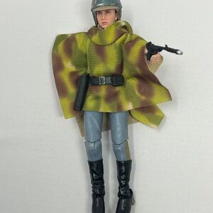 Hasbro 2020 Princess Leia Action Figure with accessories
